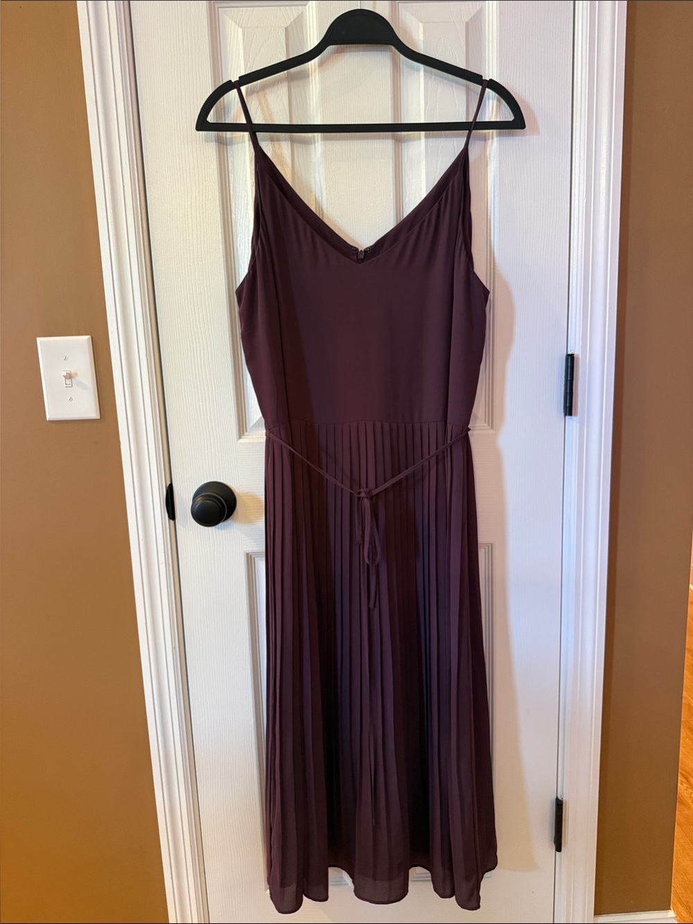Loft Outlet Spaghetti strap V-Neck Pleated Midi Dress in Deep Plum